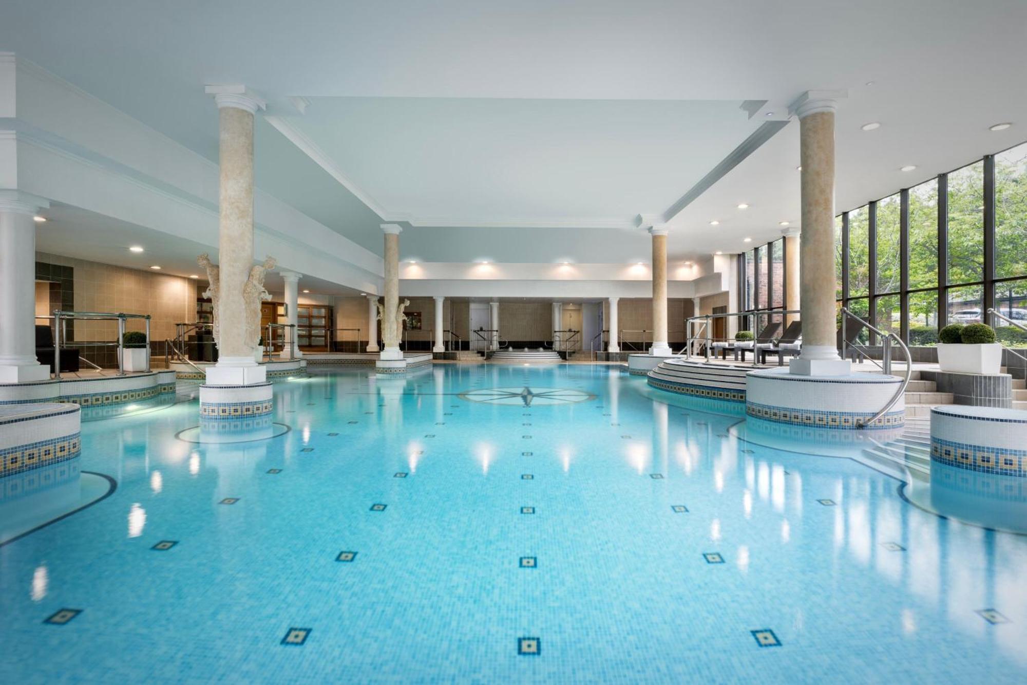 Delta Hotels By Marriott Manchester Airport Hale  Exterior foto