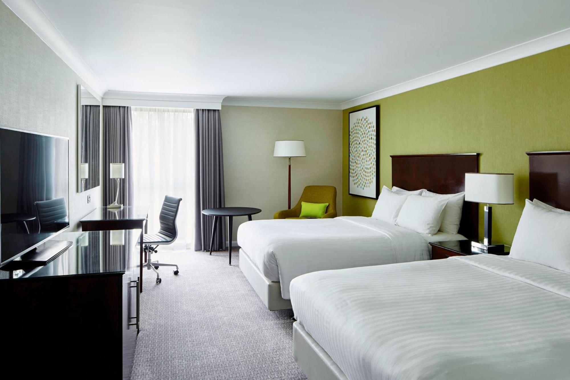 Delta Hotels By Marriott Manchester Airport Hale  Exterior foto