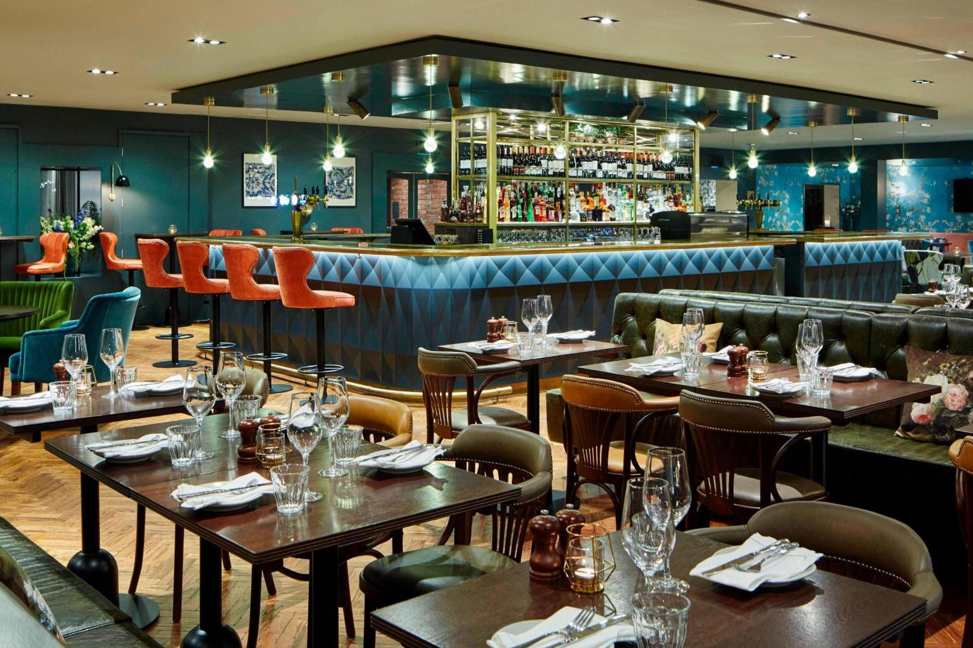Delta Hotels By Marriott Manchester Airport Hale  Exterior foto