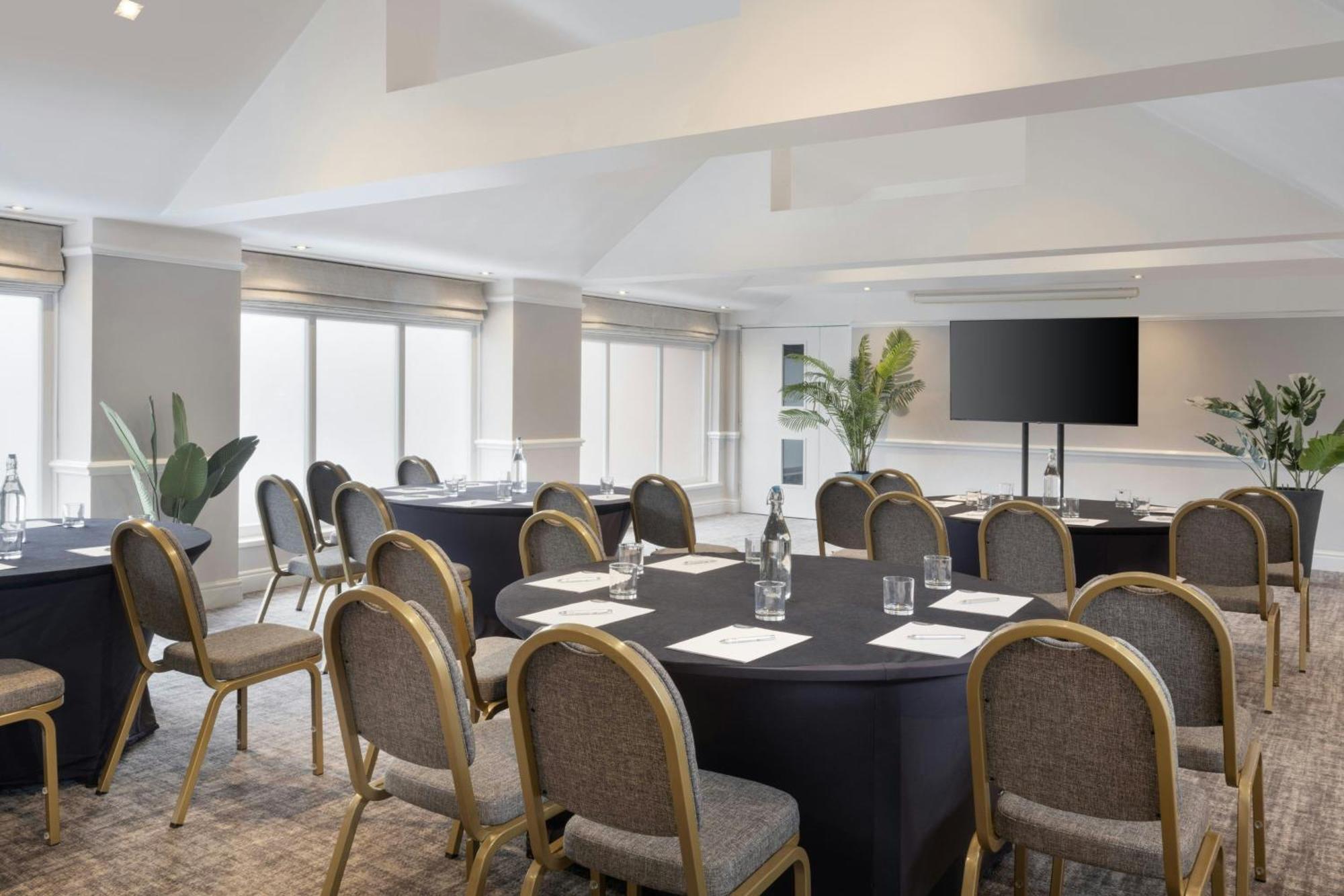 Delta Hotels By Marriott Manchester Airport Hale  Exterior foto